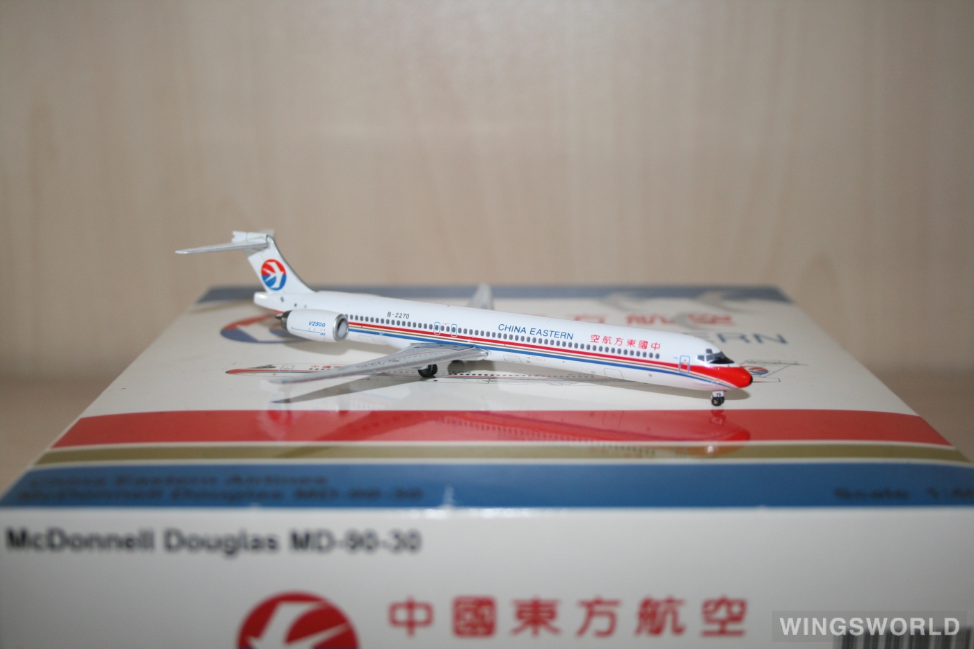 JC Wings 1:400 XX4332 China Eastern 中国东方航空 McDonnell Douglas MD-90 B-2270