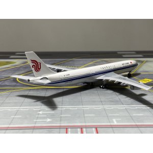 Air China 中国国际航空 Airbus A340-300 B-2388 1990s colors. With rolling gears. AC4B2388 AeroClassics 1:400