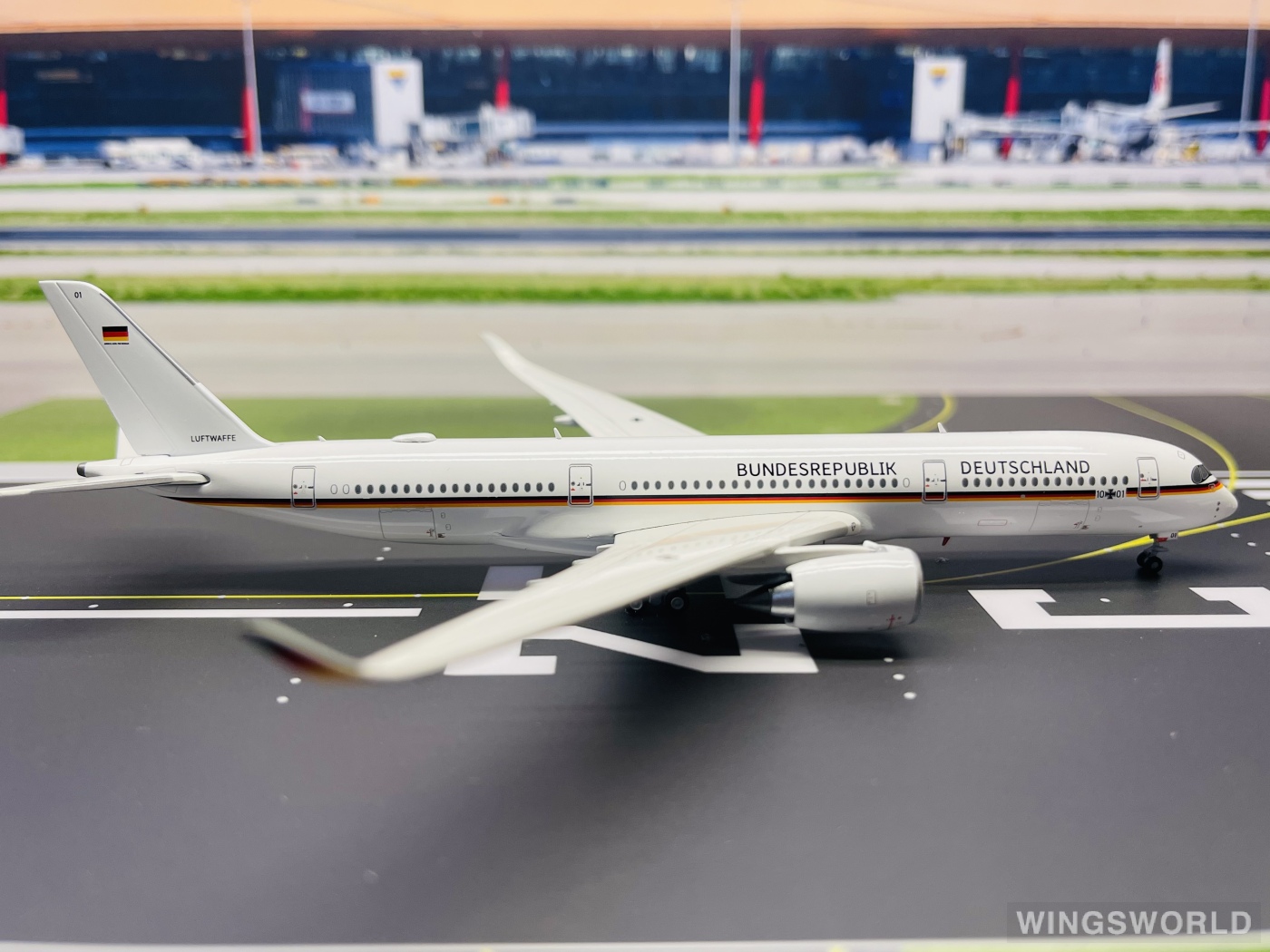 JC Wings 1:400 LH4246 Luftwaffe 德国空军 Airbus A350-900 10+01