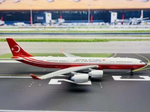 注目ブランド 1/400 A340-500 トルコ政府専用機 要人輸送機 TC-CAN