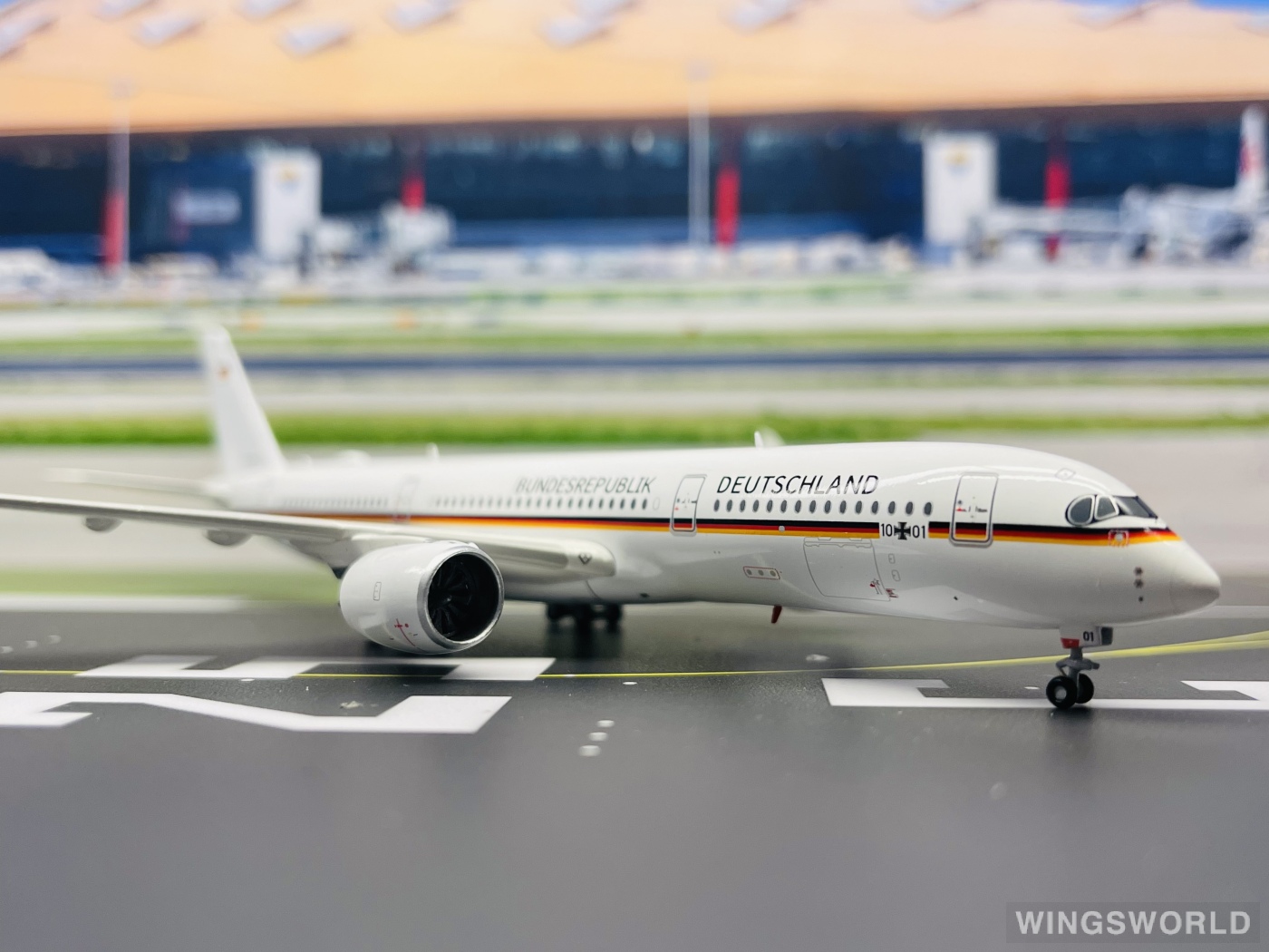 JC Wings 1:400 LH4246 Luftwaffe 德国空军 Airbus A350-900 10+01