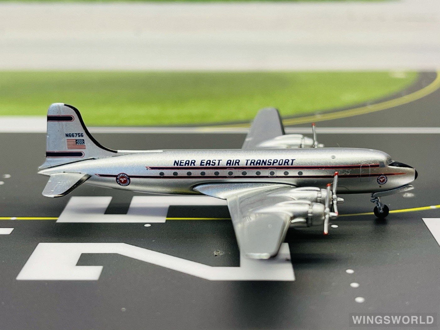 AeroClassics 1:400 AC4N66756 Alaska Airlines 阿拉斯加航空 Douglas DC-4 N66756