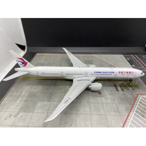 China Eastern 中国东方航空 Boeing 777-300ER B-2001  PH11011 Phoenix 1:400