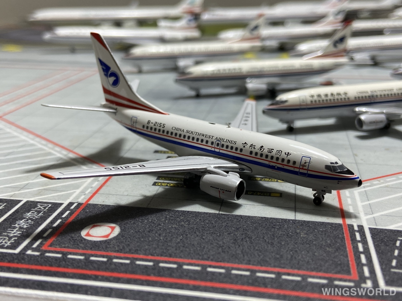 Pandamodel 1:400 PM19002 China Southwest Airlines 中国西南航空 Boeing 737-600 B-2155