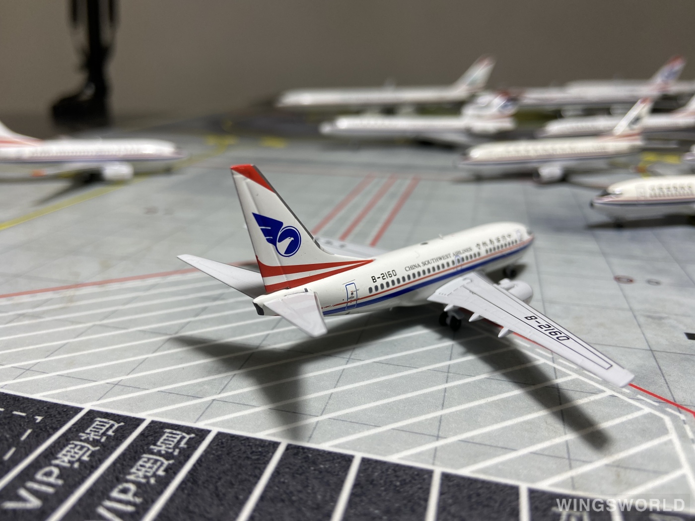 Pandamodel 1:400 PM19003 China Southwest Airlines 中国西南航空 Boeing 737-600 B-2160