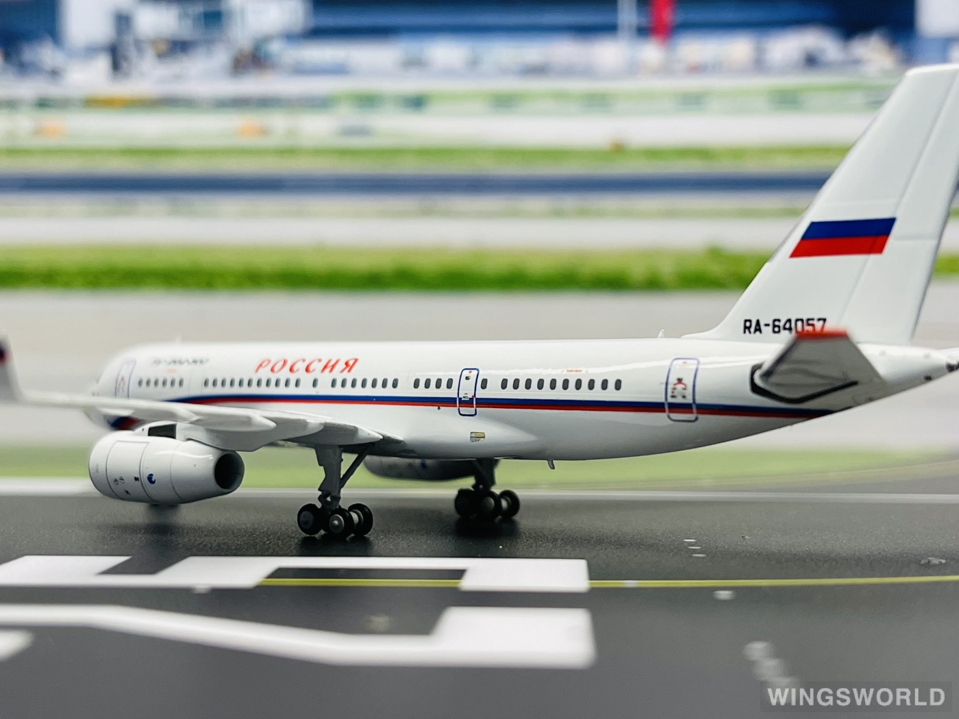 NGmodels 1:400 NG41002 Rossiya Special Flight Detachment Tupolev Tu-204 RA-64057