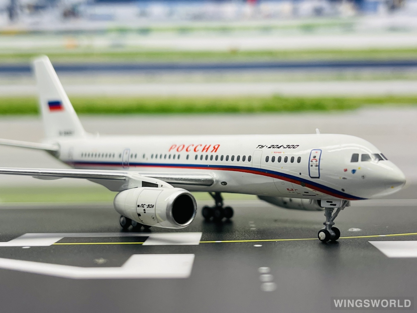 NGmodels 1:400 NG41002 Rossiya Special Flight Detachment Tupolev Tu-204 RA-64057