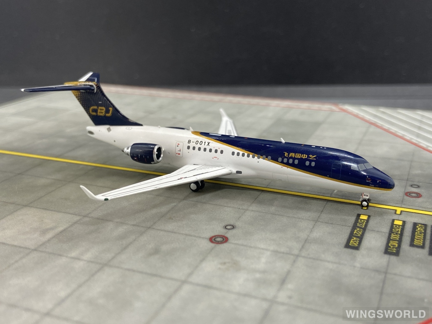 NGmodels 1:400 NG21013 COMAC 中国商飞 Comac ARJ21-700 B-001X