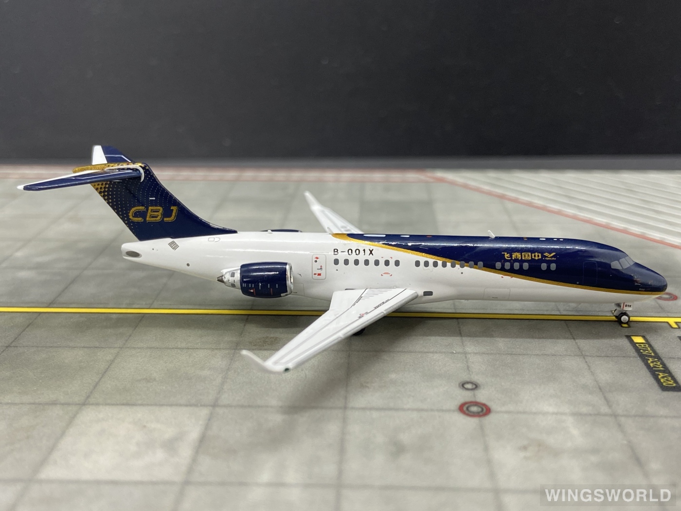 NGmodels 1:400 NG21013 COMAC 中国商飞 Comac ARJ21-700 B-001X