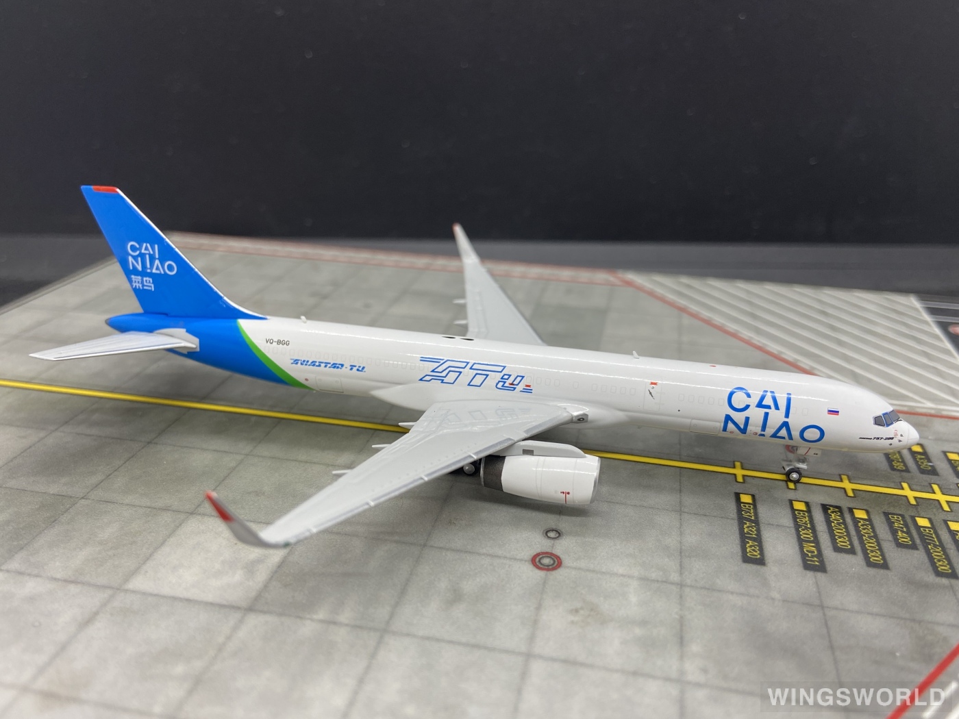 NGmodels 1:400 NG53189 Aviastar-TU Airlines Boeing 757-200 VQ-BGG