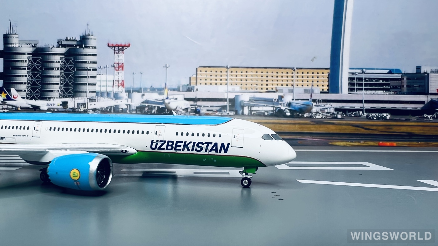 Phoenix 1:400 Boeing 787-8 Uzbekistan Airways 乌兹别克斯坦