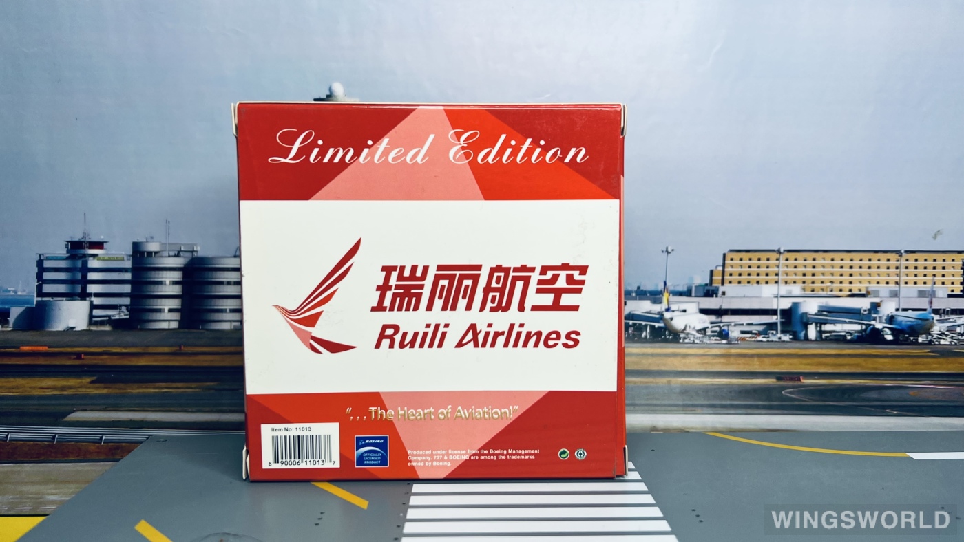Phoenix 1:400 PH11013 Ruili Airlines 瑞丽航空 Boeing 737-700 B-5811