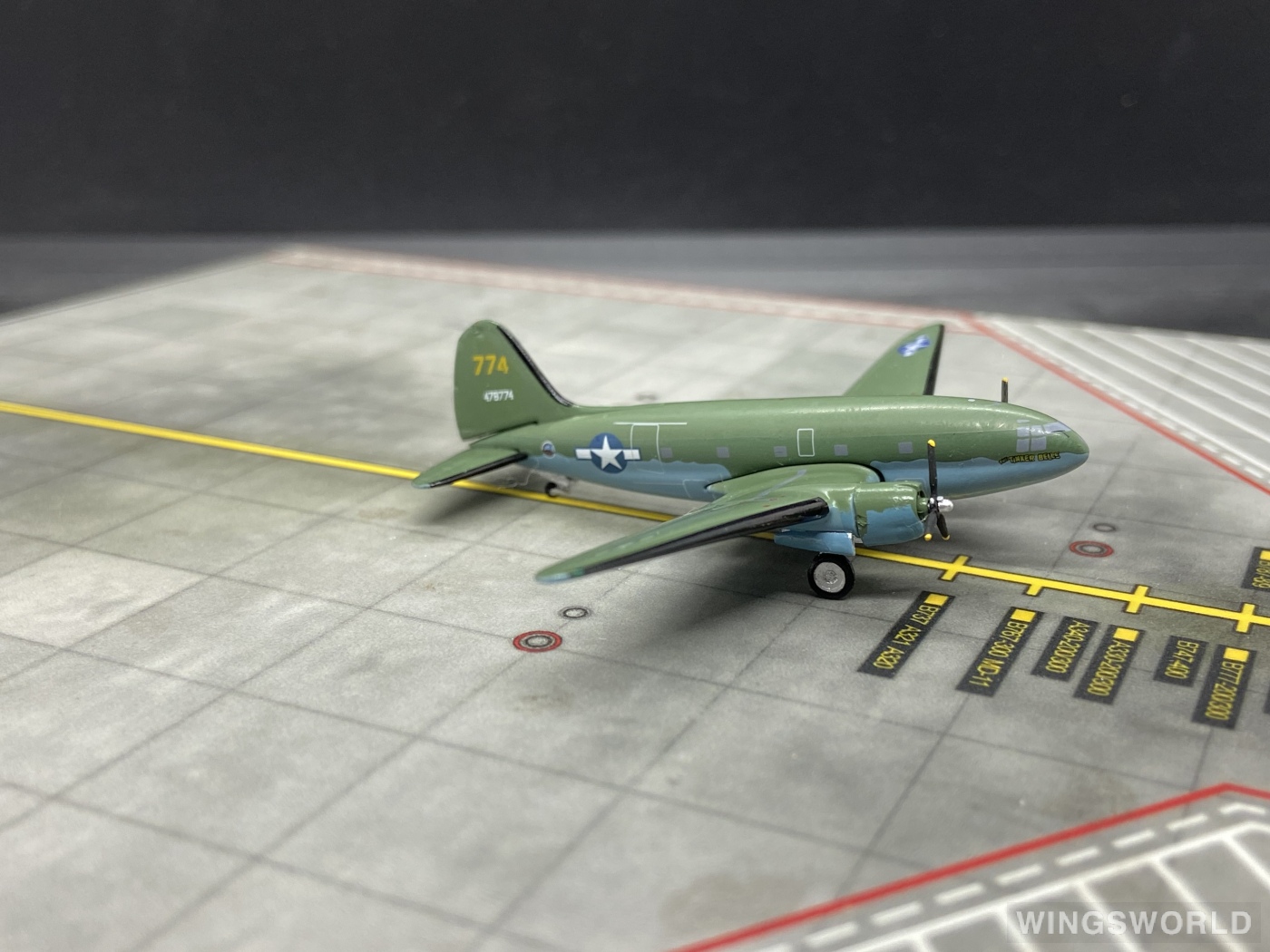 AeroClassics 1:400 AC411009 USAF 美国空军 Curtiss C-46 Commando 478774