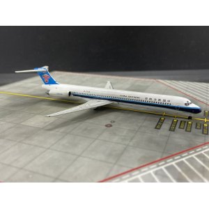 China Southern 中国南方航空 McDonnell Douglas MD-82 B-2132  PH10275 Phoenix 1:400