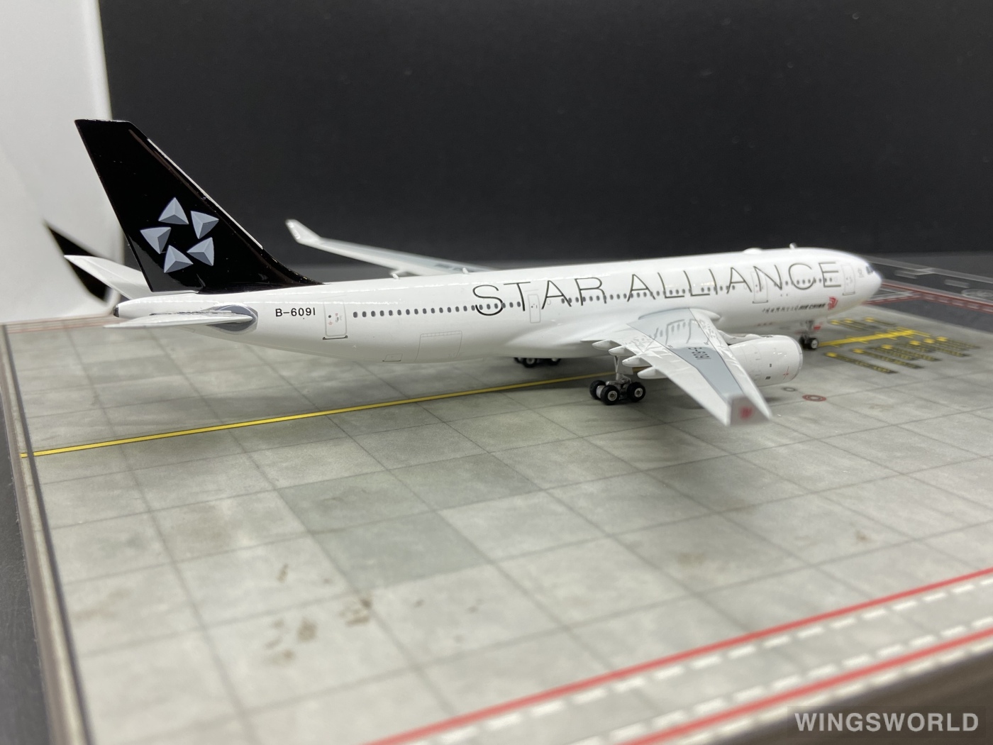Phoenix 1:400 PH10896 Air China 中国国际航空 Airbus A330-200 B-6091