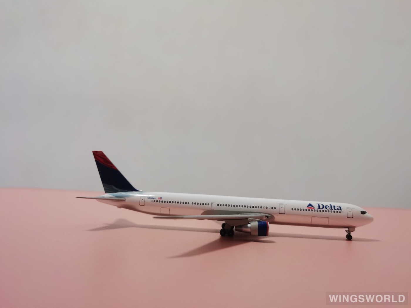 Dragon Models 1:400 55233 Delta Air Lines 达美航空 Boeing 767-400 N832MH