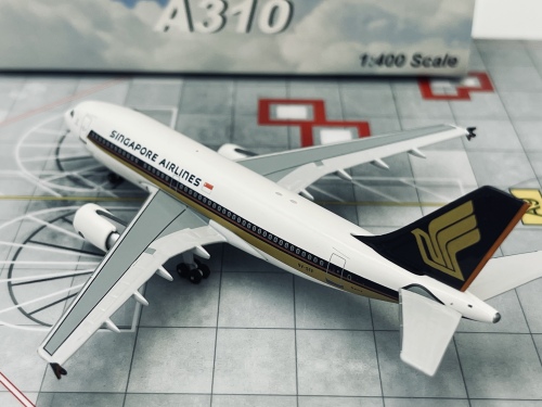 Singapore Airlines 新加坡航空 Airbus A310-300 9V-STF 1990s colors. With rolling gears. AC49VSTFB AeroClassics 1:400