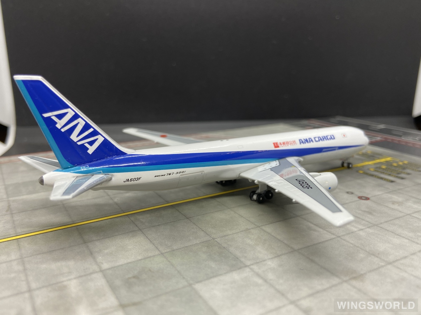 Phoenix 1:400 PH10183 ANA 全日空 Boeing 767-300 JA603F