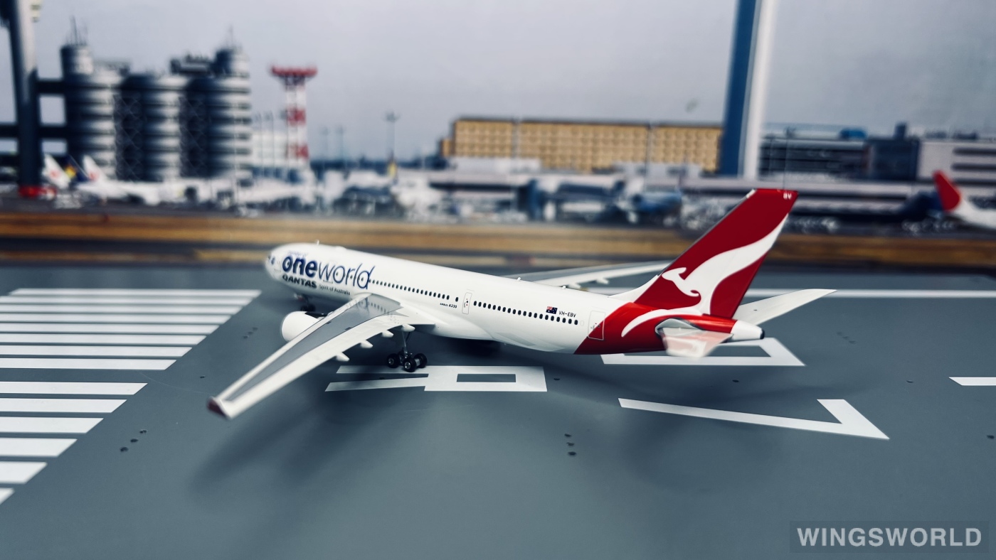 Phoenix 1:400 PH10733 Qantas 澳洲航空 Airbus A330-200 VH-EBV