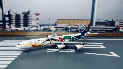 南アフリカ航空 A340-300 1/200 オリンピック塗装 0656GR Hogan South African / 南アフリカ航空 A340-300 1:200