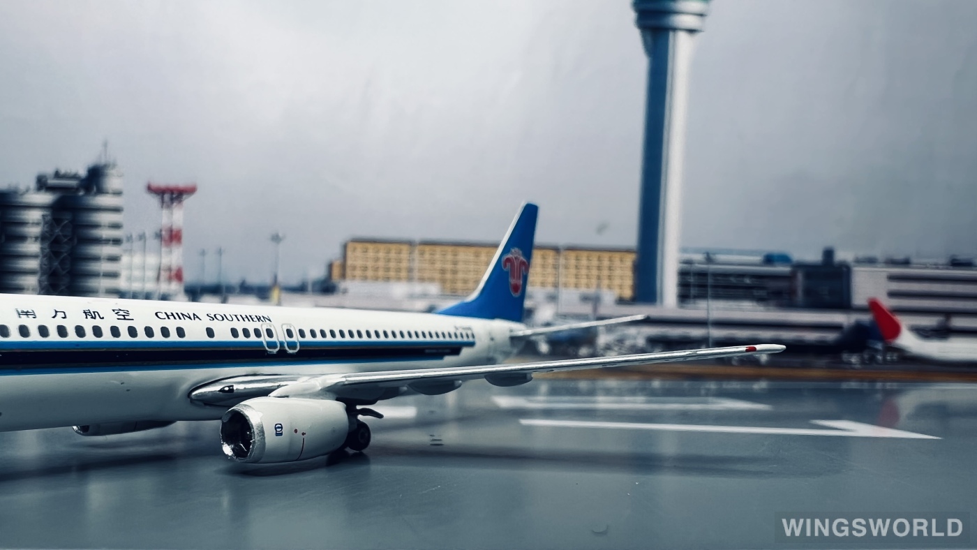 Phoenix 1:400 PH10604 China Southern 中国南方航空 Boeing 737-800 B-5446