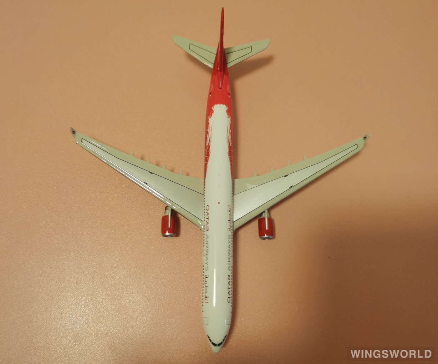 Phoenix 1:400 PH10103 Qatar 卡塔尔航空 Airbus A330-300 A7-AEG