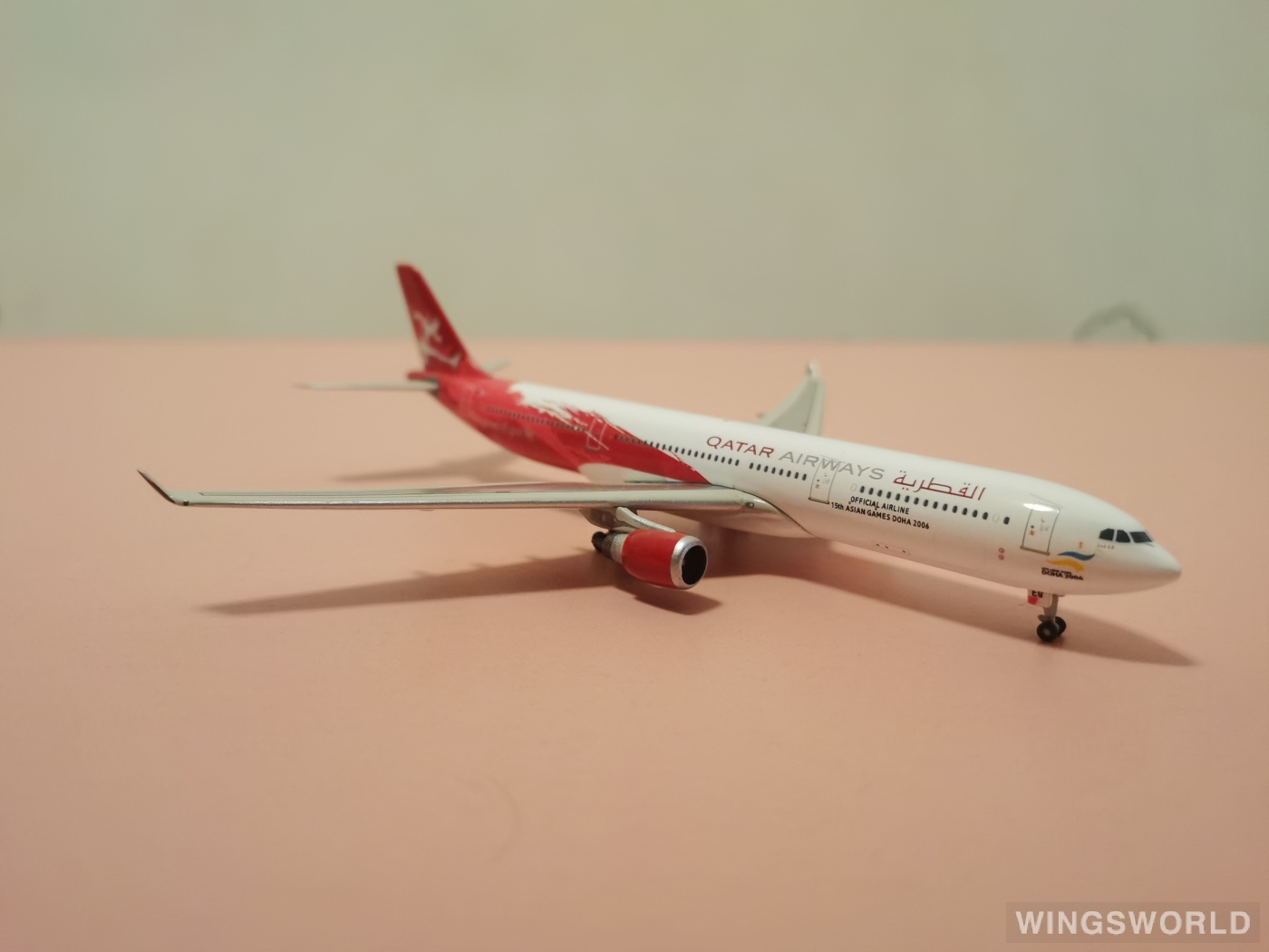 Phoenix 1:400 PH10103 Qatar 卡塔尔航空 Airbus A330-300 A7-AEG