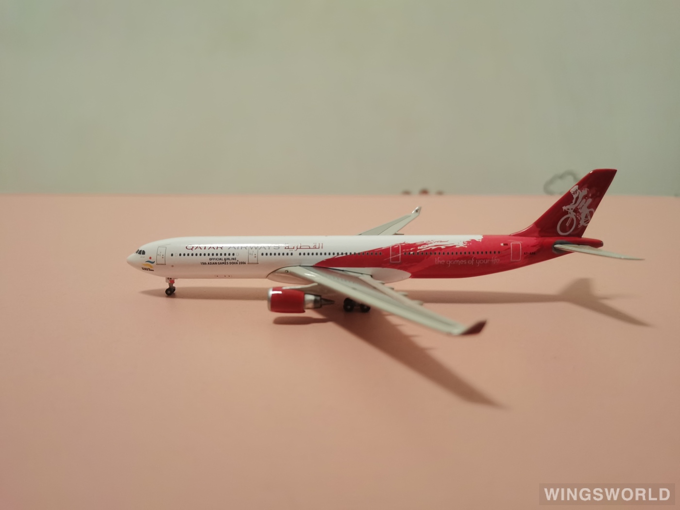 Phoenix 1:400 PH10103 Qatar 卡塔尔航空 Airbus A330-300 A7-AEG