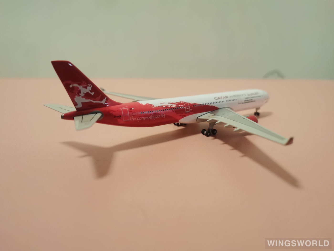 Phoenix 1:400 PH10103 Qatar 卡塔尔航空 Airbus A330-300 A7-AEG