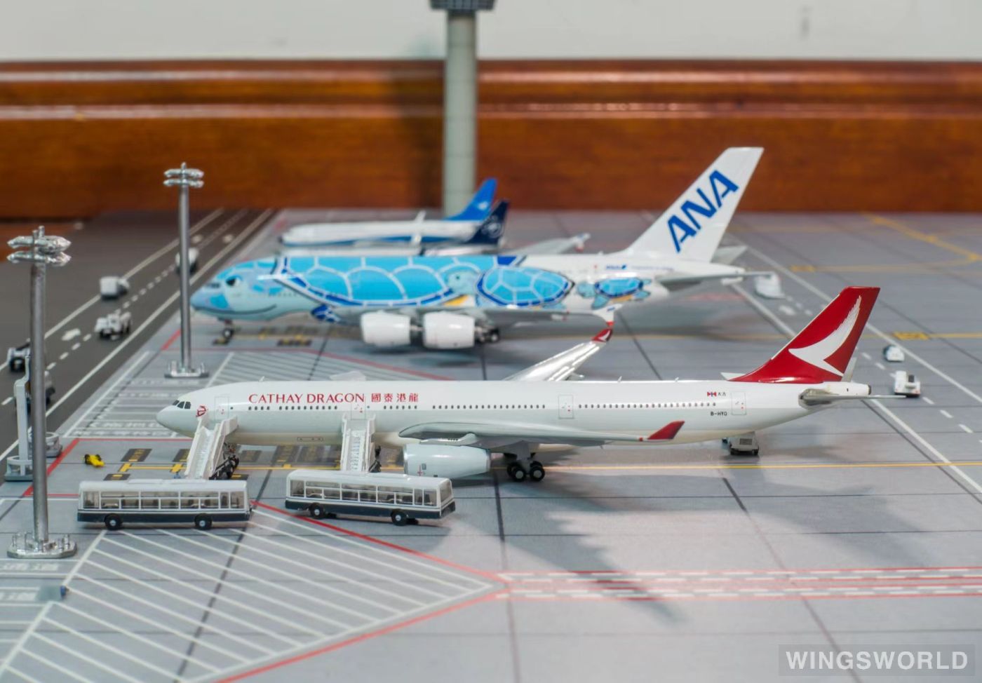 JC Wings 1:400 XX4002 Cathay Dragon 国泰港龙航空 Airbus A330-300 B-HYQ