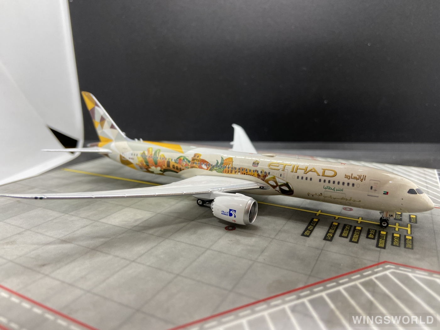 Phoenix 1:400 PH04336 Etihad Airways 阿提哈德航空 Boeing 787-9 A6-BLH