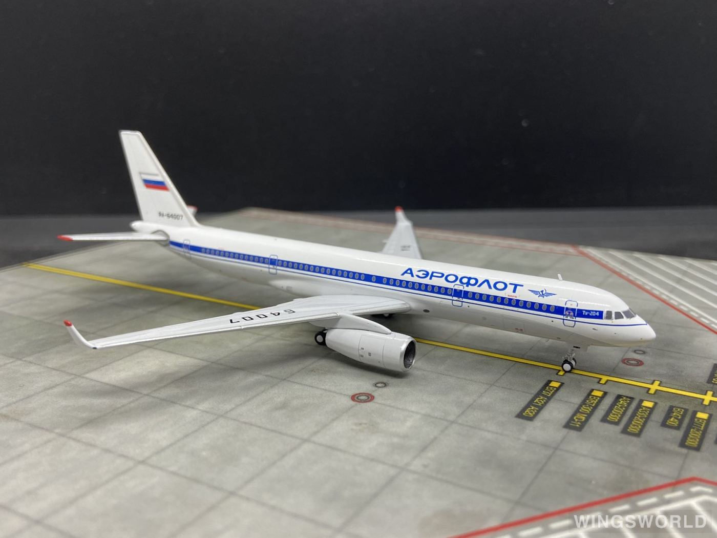 Pandamodel 1:400 202134 Aeroflot 俄罗斯航空 Tupolev Tu-204 RA-64007