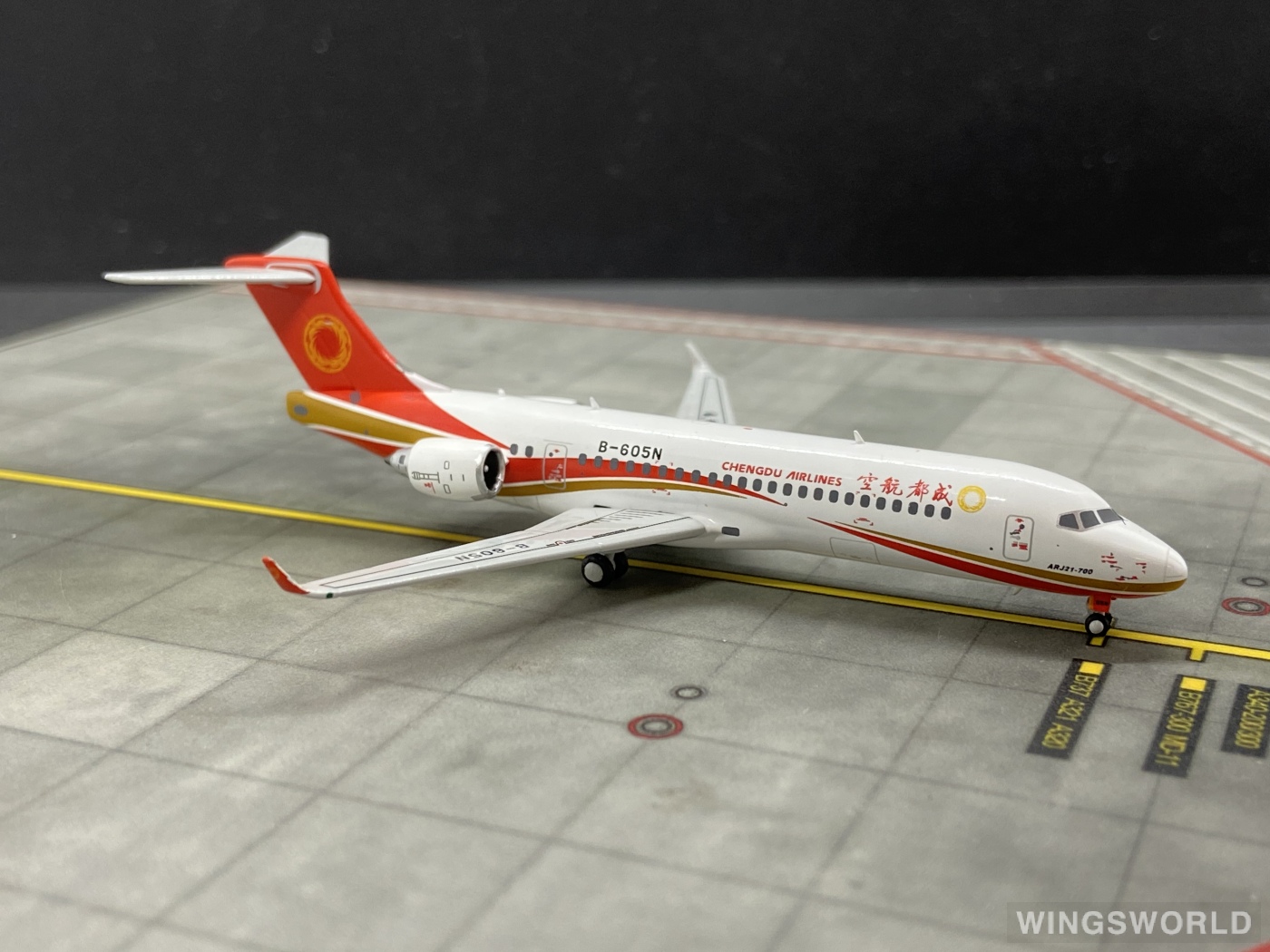 NGmodels 1:400 NG21017 Chengdu Airlines 成都航空 Comac ARJ21-700 B-605N