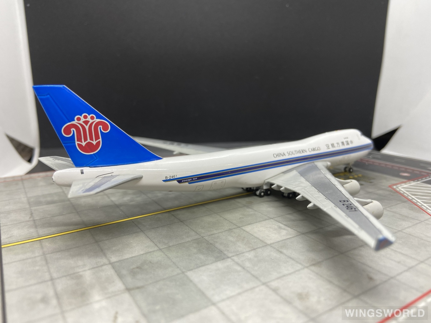 Magic 1:400 168-300 China Southern 中国南方航空 Boeing 747-400 B-2461