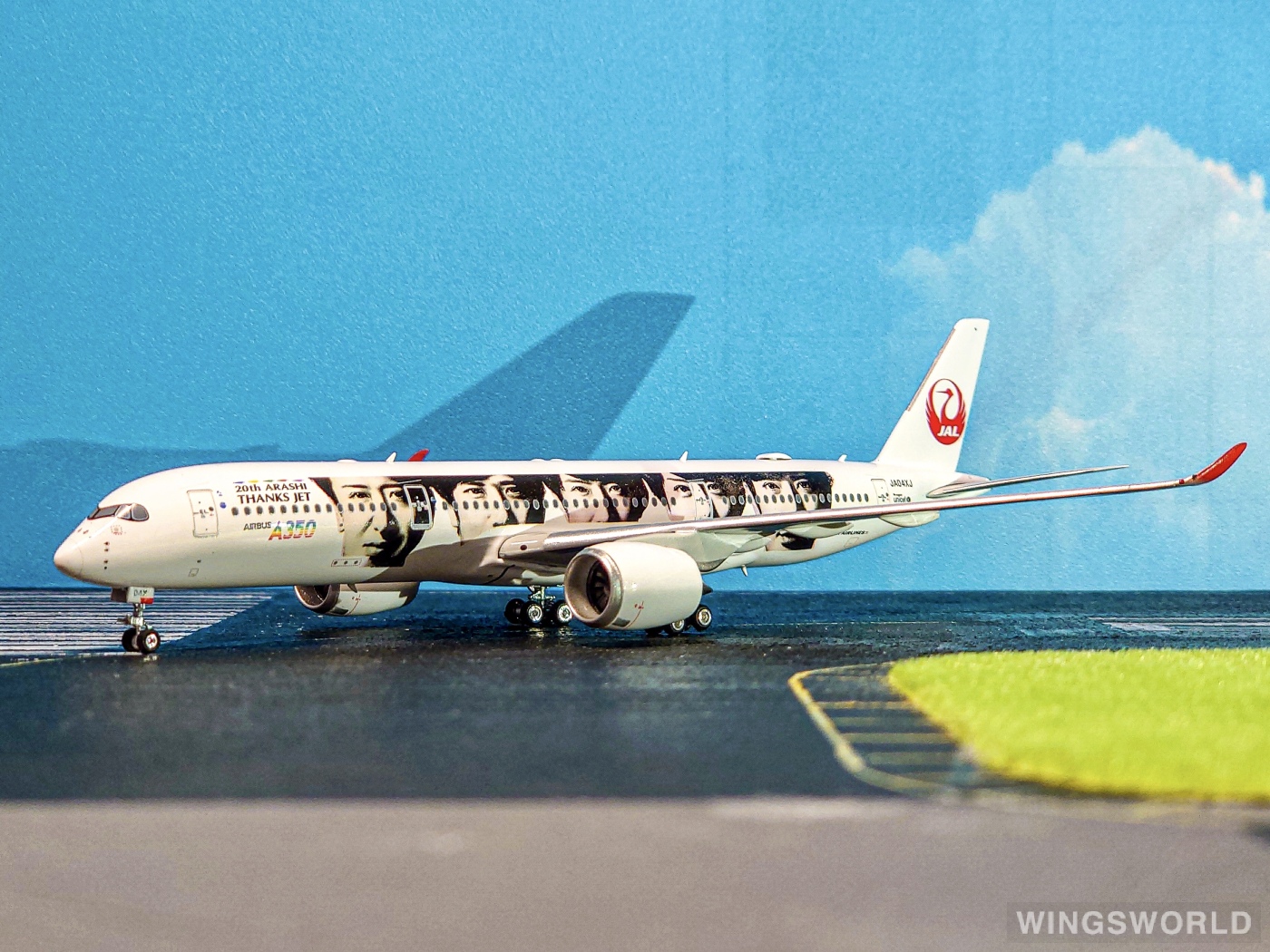 Phoenix 1:400 PH04348 Japan Airlines 日本航空 Airbus A350-900 JA04XJ