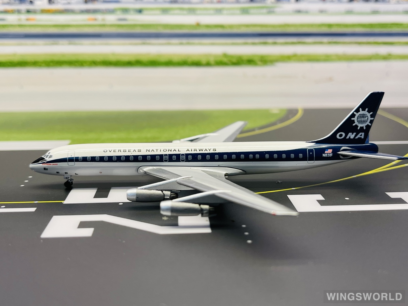 AeroClassics 1:400 ACN831F American Overseas Airlines 美国海外航空 Douglas DC-8 N831F