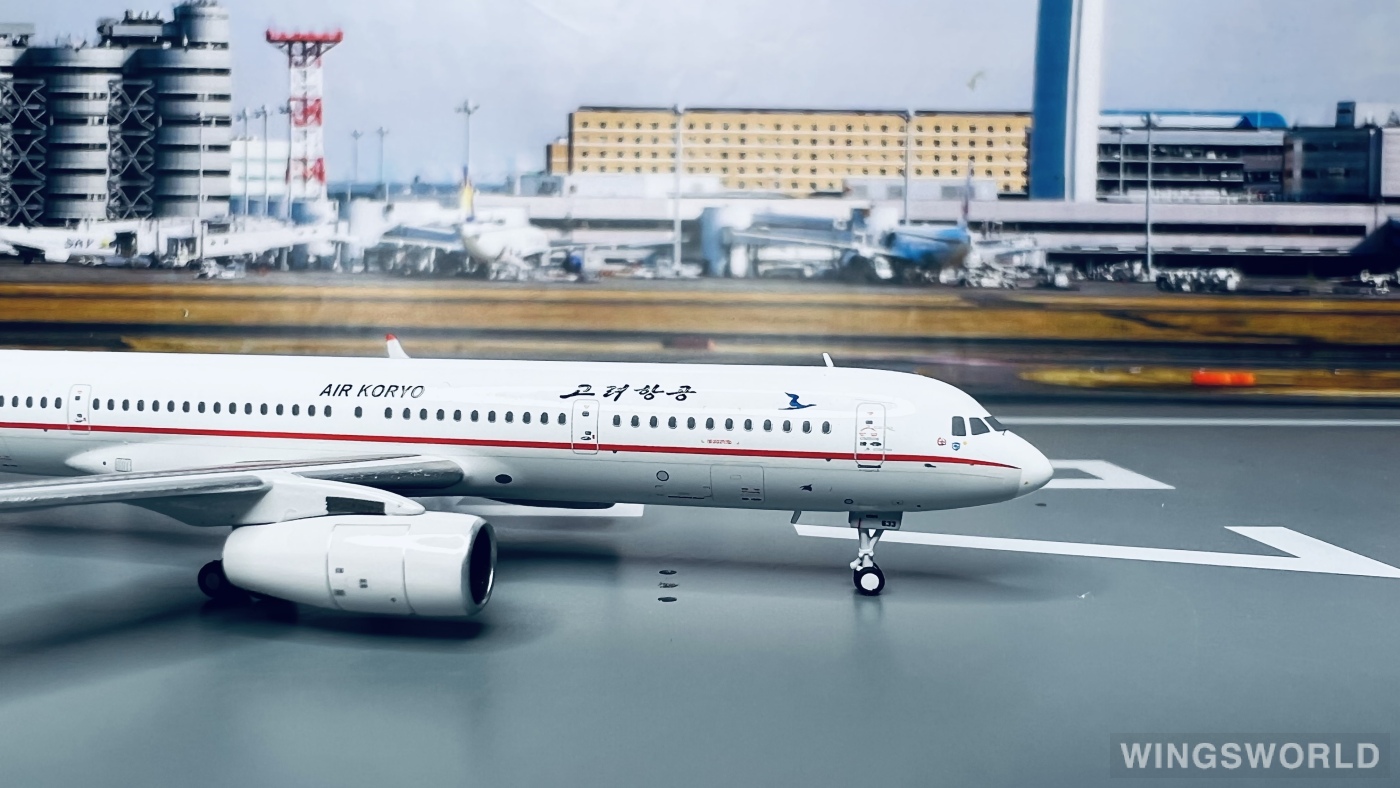 Pandamodel 1:400 202119 Air Koryo 朝鲜高丽航空 Tupolev Tu-204 P-633