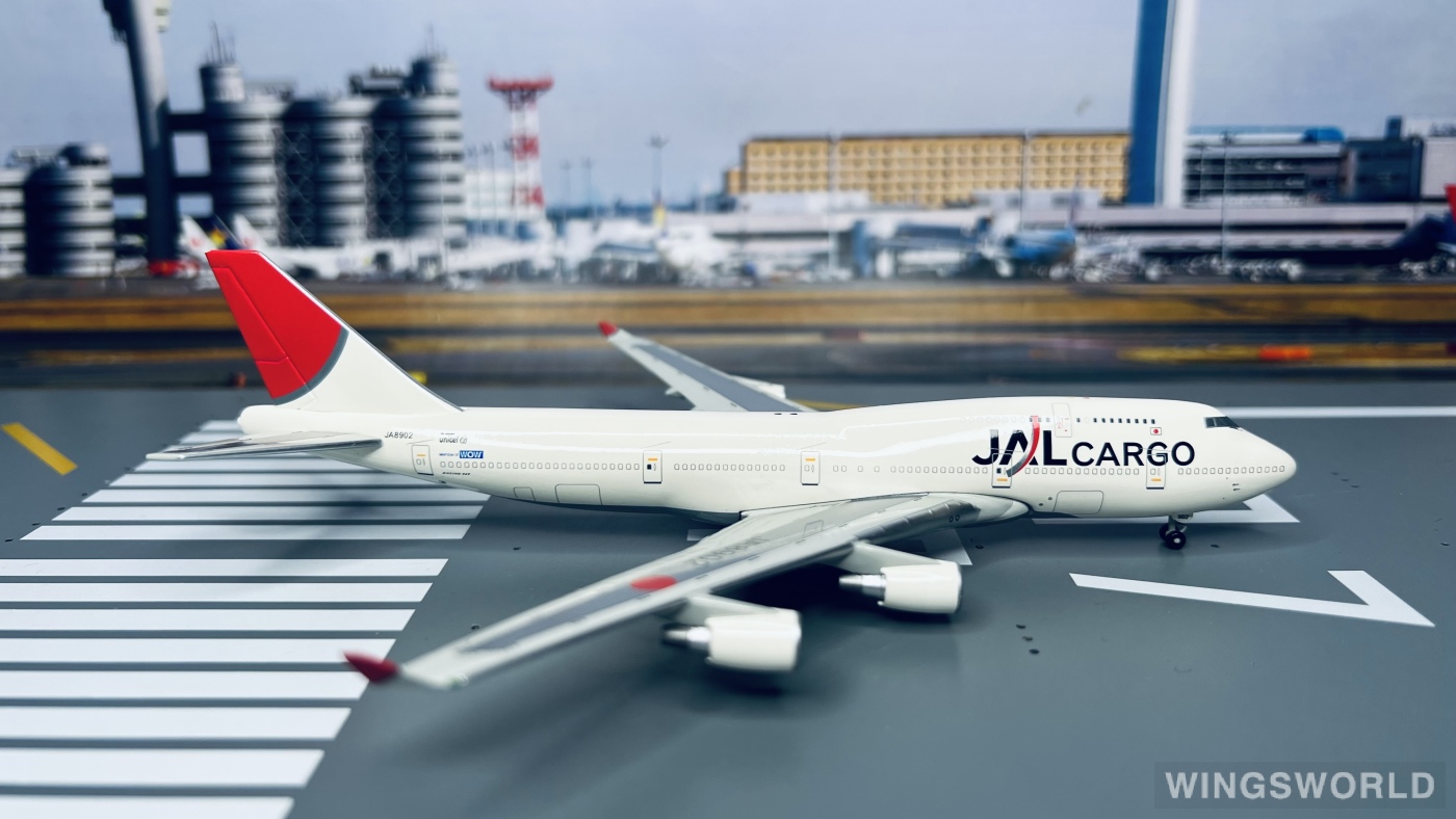 Big Bird 1:400 BB4-2006-1 Japan Airlines 日本航空 Boeing 747-400 JA8902