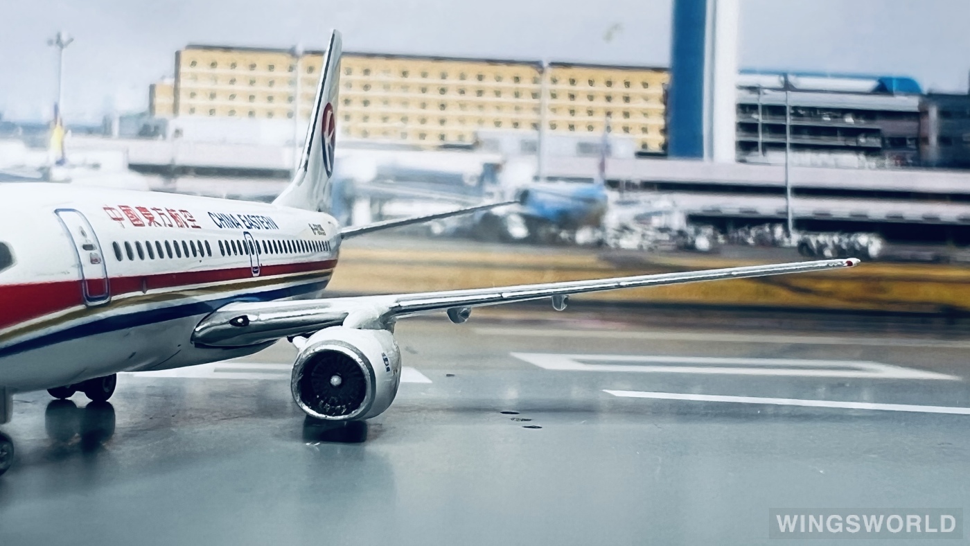 Phoenix 1:400 PH10627 China Eastern 中国东方航空 Boeing 737-700 B-5095