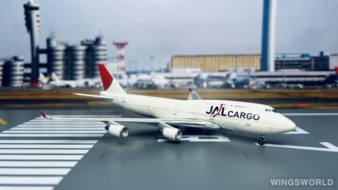 Big Bird 1:400 BB4-2006-1 Japan Airlines 日本航空 Boeing 747-400 JA8902