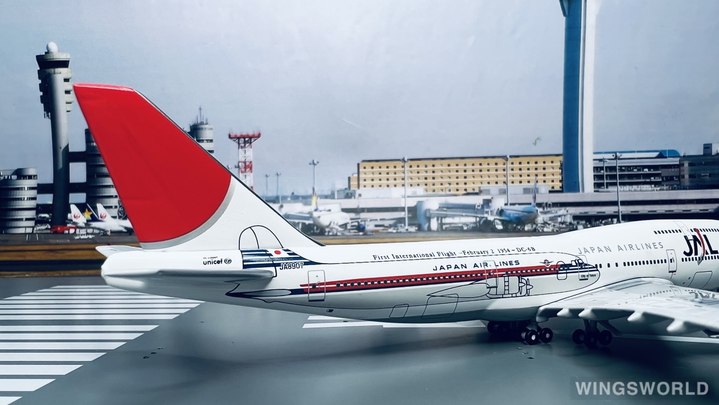 Big Bird 1:400 BB4-2004-28B Japan Airlines 日本航空 Boeing 747-400 JA8907