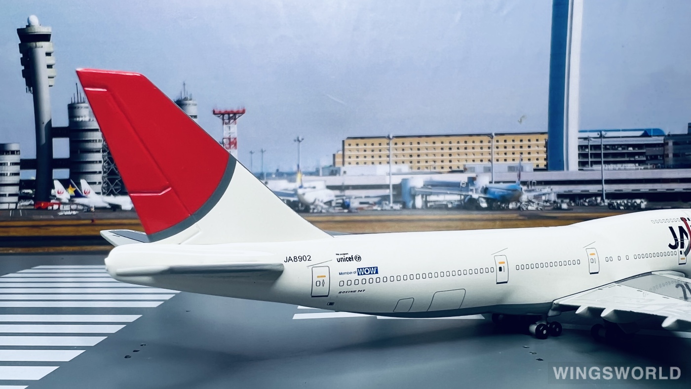 Big Bird 1:400 BB4-2006-1 Japan Airlines 日本航空 Boeing 747-400 JA8902