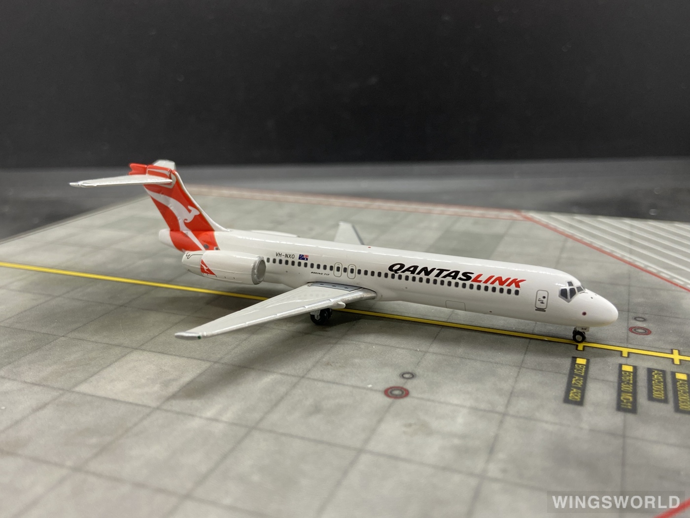 Phoenix 1:400 PH10210 QantasLink 澳洲连线航空 Boeing 717 VH-NXO