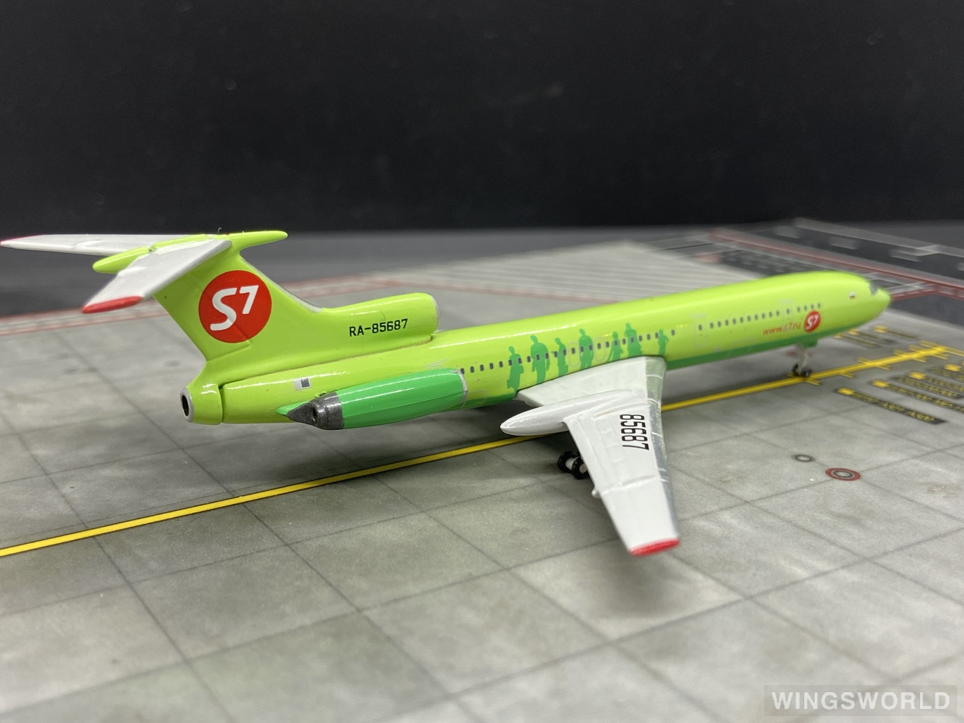 Phoenix 1:400 PH10115 S7 Airlines 西伯利亚航空 Tupolev Tu-154 RA-85687