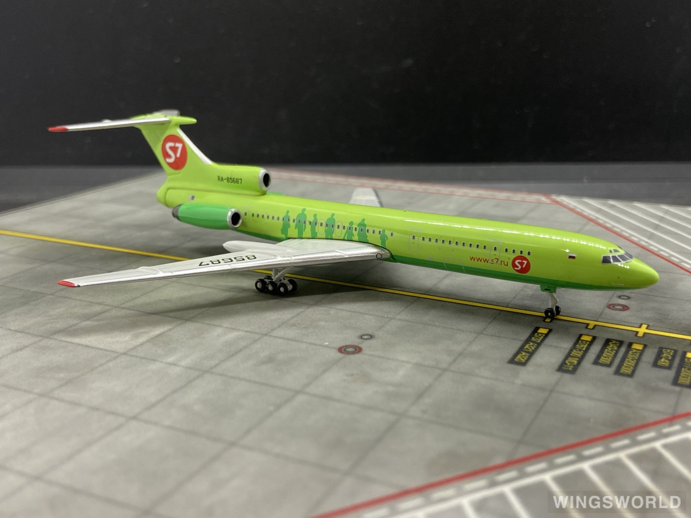 Phoenix 1:400 PH10115 S7 Airlines 西伯利亚航空 Tupolev Tu-154 RA-85687