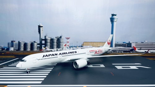 Japan Airlines 日本航空 Airbus A350-900 JA01XJ  EW2359001 JC Wings 1:200