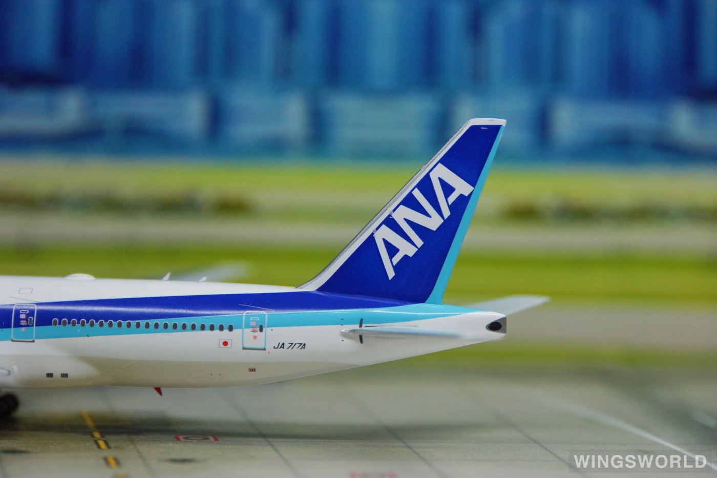 Phoenix 1:400 PH04411 ANA 全日空 Boeing 777-200ER JA717A