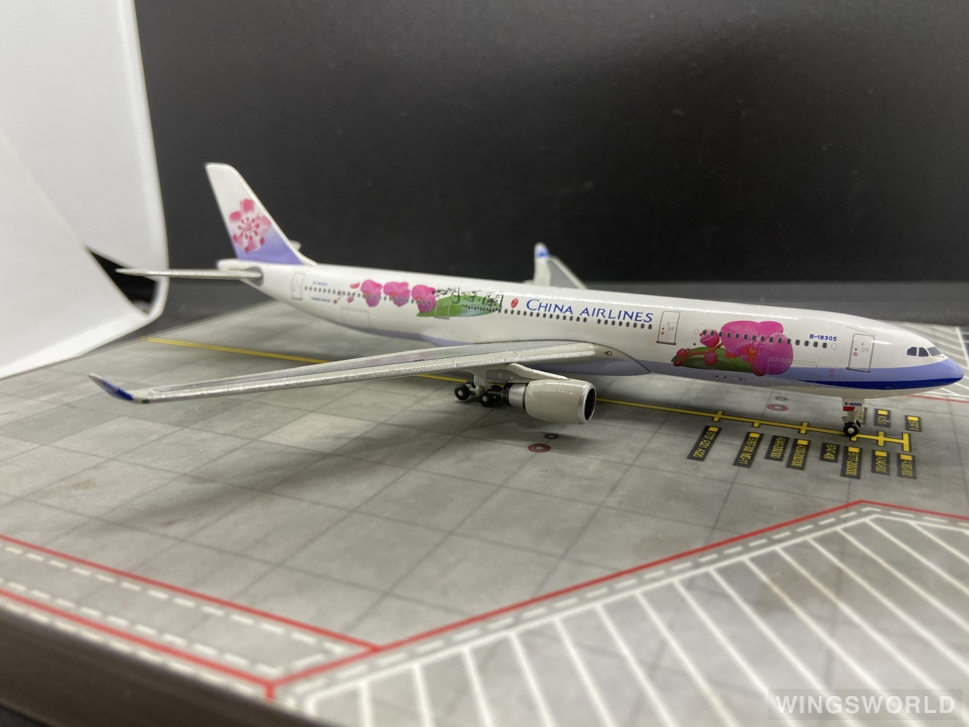 Phoenix 1:400 PH10513 China Airlines 中华航空 Airbus A330-300 B-18305