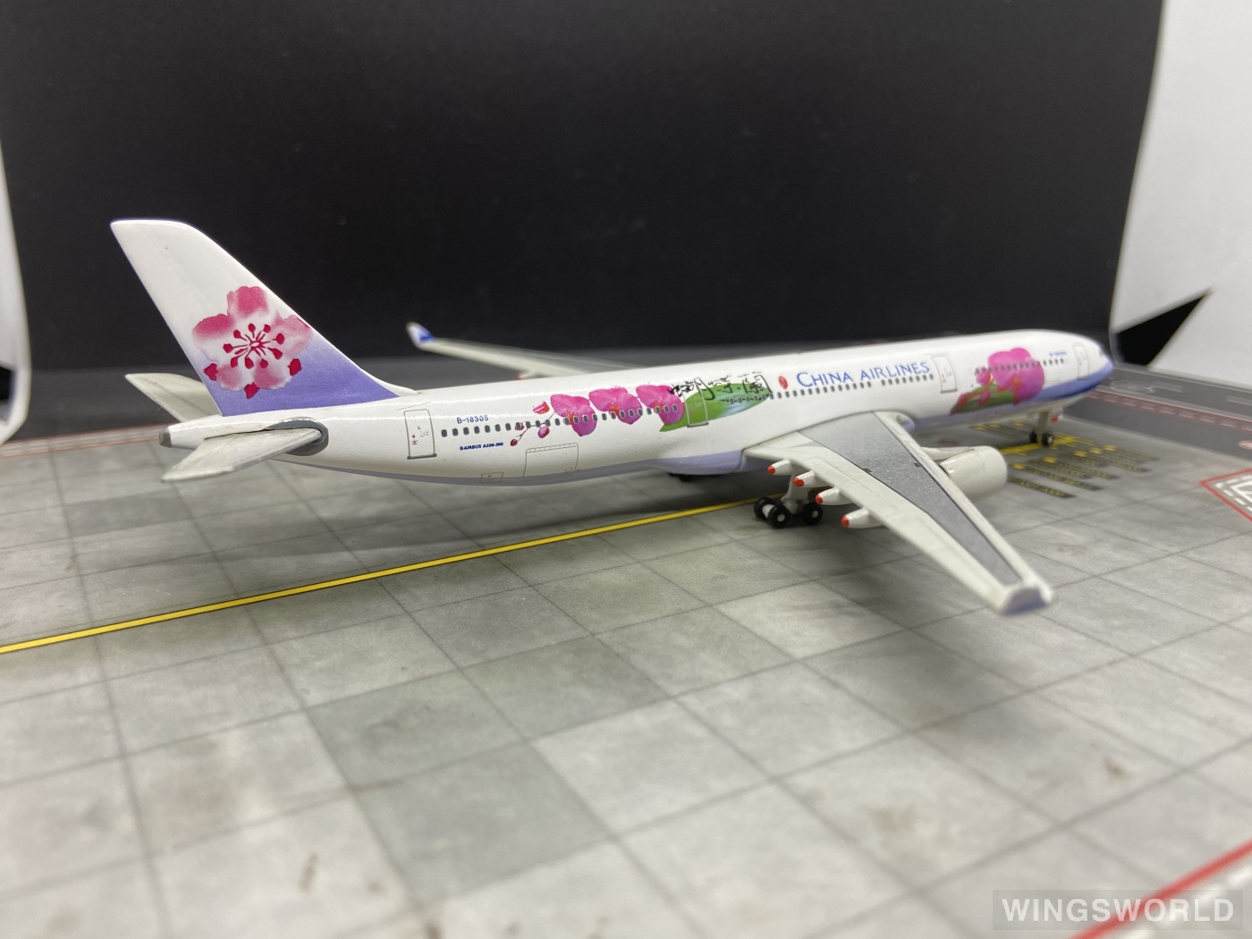 Phoenix 1:400 PH10513 China Airlines 中华航空 Airbus A330-300 B-18305