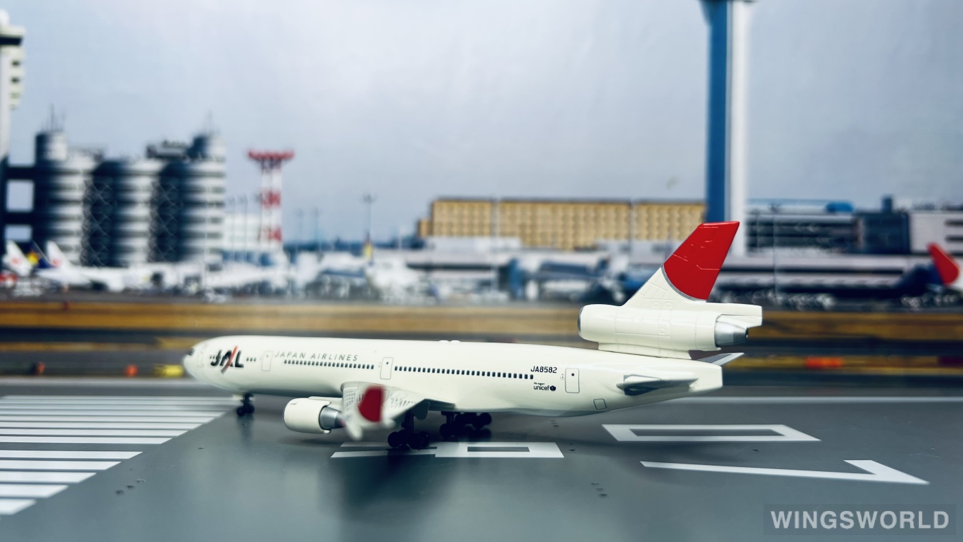 Dragon Models 1:400 55635 Japan Airlines 日本航空 McDonnell Douglas MD-11 JA8582
